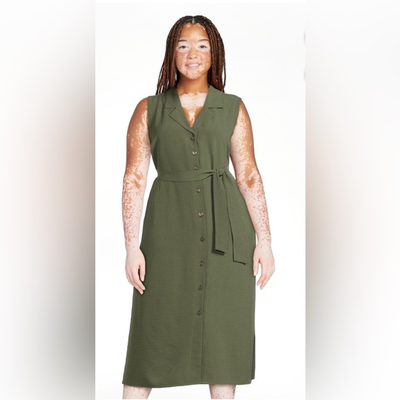 Time and Tru Dresses & Skirts - Time and Tru Forest Green Maxi Dress